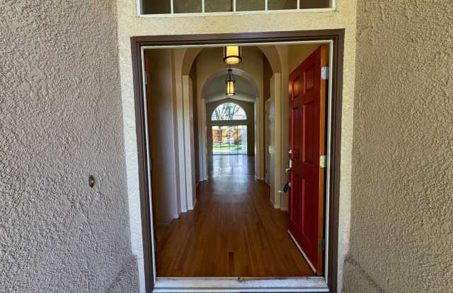 3263 Magnolia Gallery 3