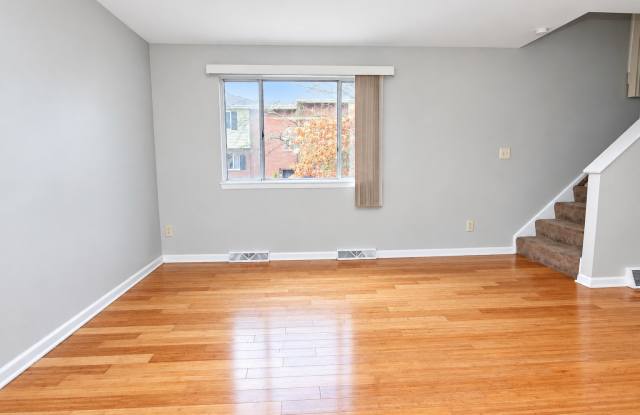 1648 RELATIVE DRIVE Gallery 4