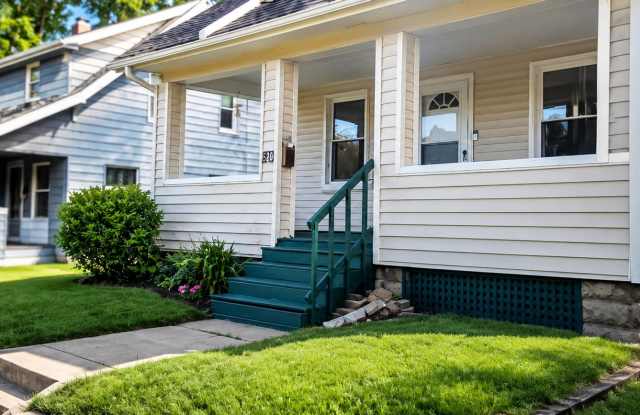 Charming 3 Bed / 2 Bath Single-Family Home in Barberton photos photos Charming 3 Bed / 2 Bath Single-Family Home in Barberton photos photos