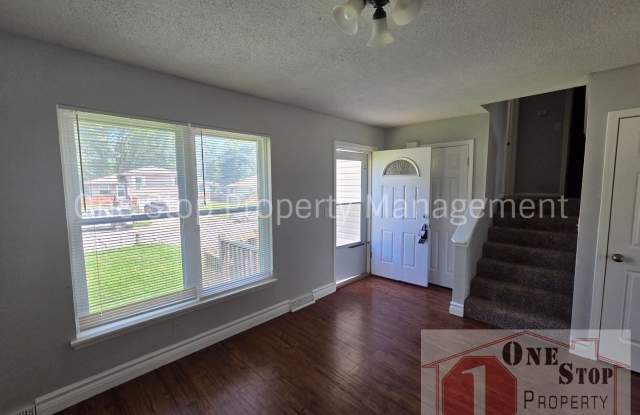 Spacious 3 Bedroom, 1 Bathroom Duplex for Rent Gallery 3