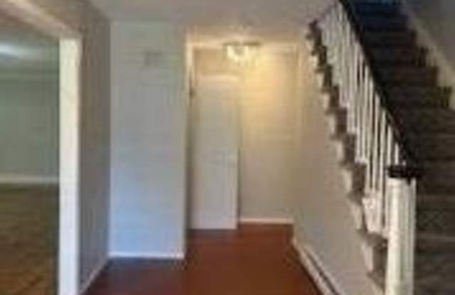 210 Harborview Gallery 2