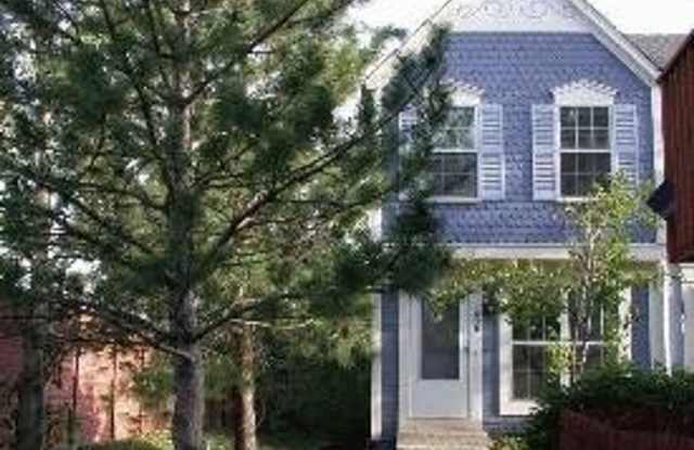 Recently Remodeled End Unit for Rent in Boulder Backs and Opens to Green Space! photos photos