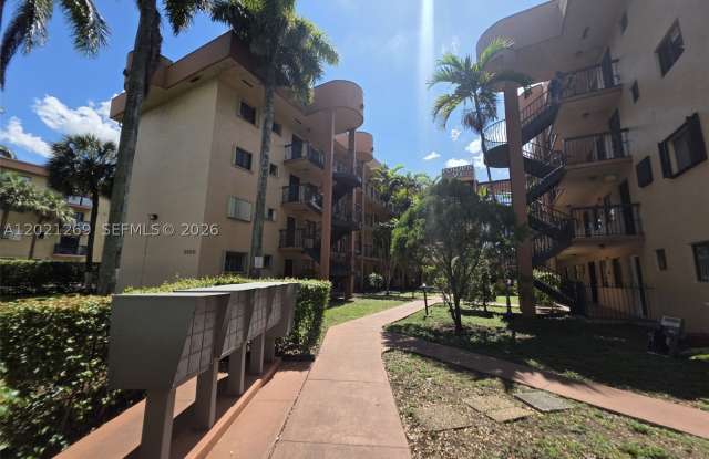 5560 W 21st Ct Gallery 3