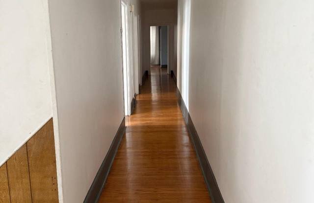 2731 E CUMBERLAND Street Gallery 4