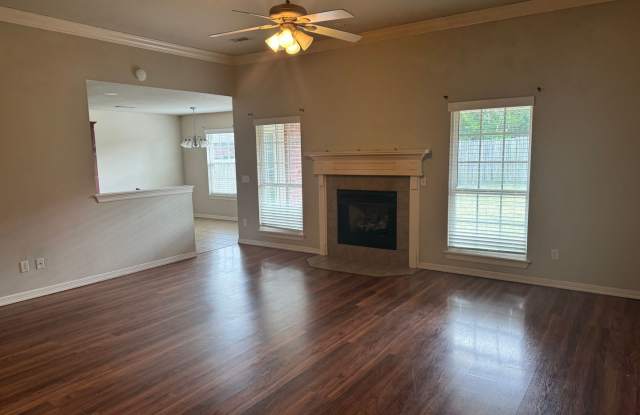 Beautiful single family home with fenced in yard! photos photos