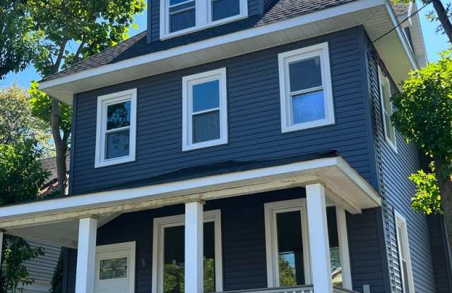 Stunning 5-Bedroom Home photos photos