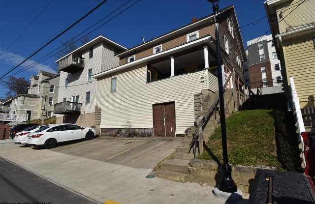 326 Beverly Avenue Gallery 2