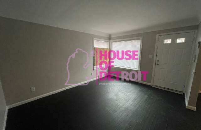 18496 Plainview Ave Gallery 3