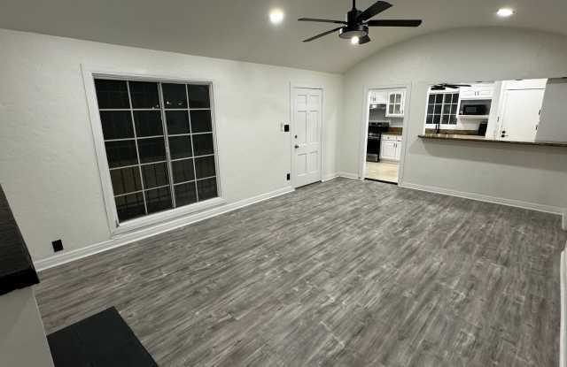 644 E 118th Pl Gallery 4