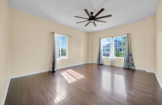 1476 Manning Avenue Gallery 4