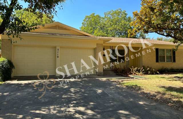 Updated 3/2 in Lake Air Estates Gallery 3