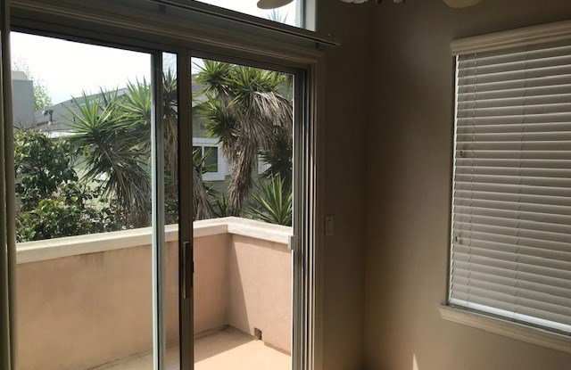 1007 Lilienthal Lane Gallery 2