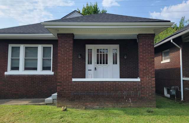 2BR/2BA Near UofL – Private Lower-Level Suite, Washer/Dryer, Pet-Friendly Gallery 1