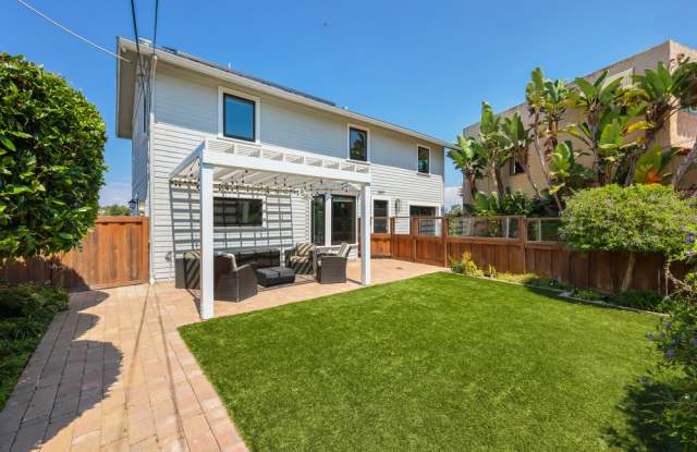 3447 Goldfinch Street photos photos