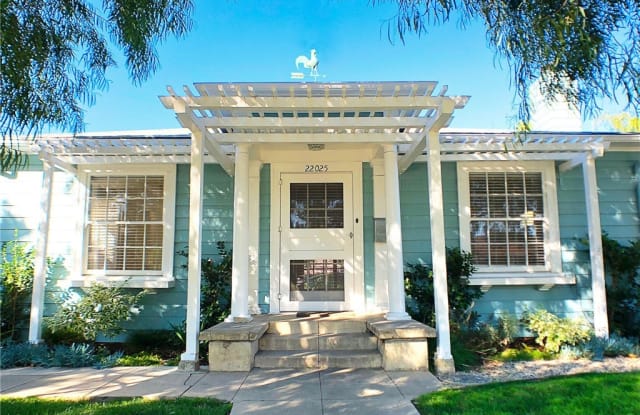 22025 De La Guerra Street - 22025 De La Guerra Street, Los Angeles, CA 91364