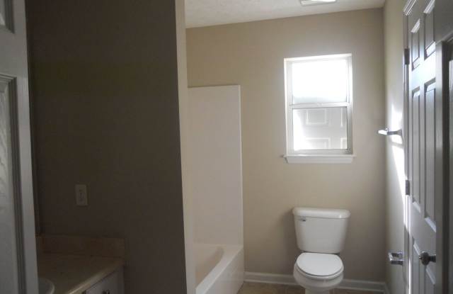 3 Bedroom 2.5 Bath Townhome in Gated Community! Gallery 3