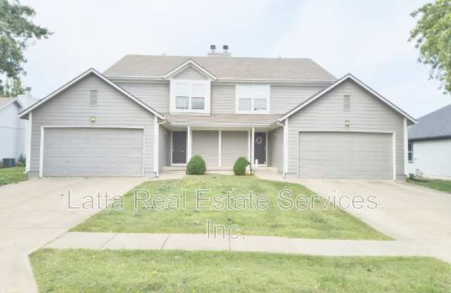 623 NE Swann Circle Gallery 1