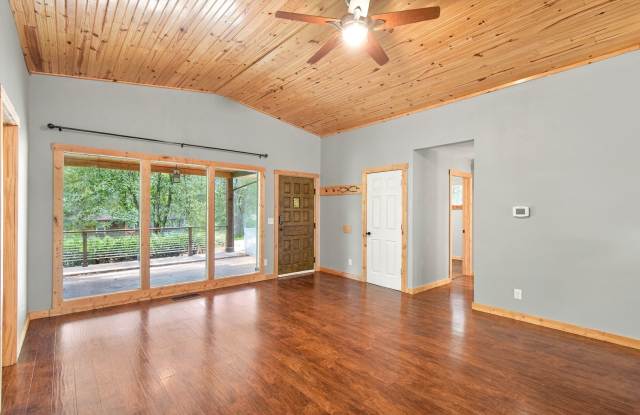 Charming Bella Vista Retreat | 3BR/2BA with Fireplace, Deck & Fenced Yard Gallery 4