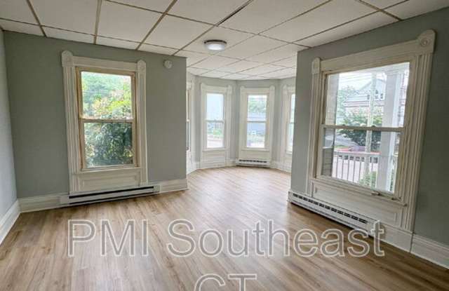 285 Montauk Avenue photos photos