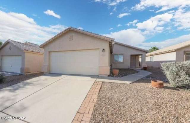 4510 W Sun Quest Street - 4510 West Sun Quest Street, Casas Adobes, AZ 85741