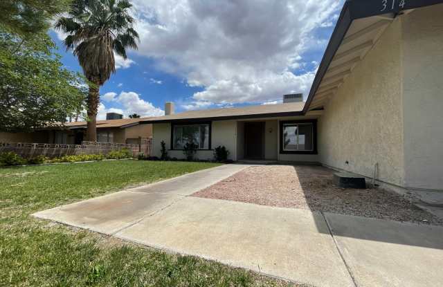 Single story 3 bedrooms 2 bathroom home located in Henderson Gallery 3