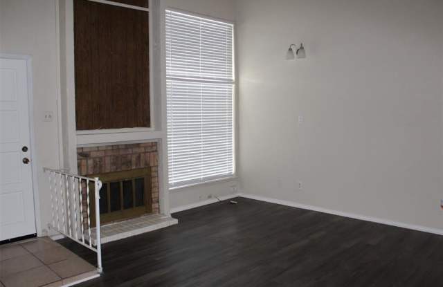 721 Sceptre Circle Gallery 3