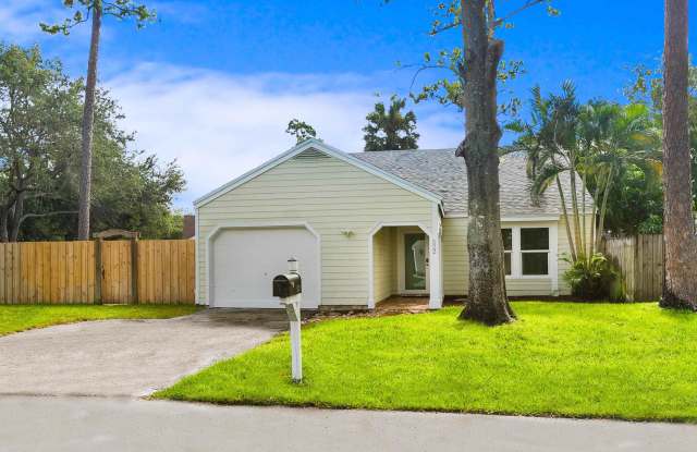 522 Goldenwood Way - 522 Goldenwood Way, Wellington, FL 33414