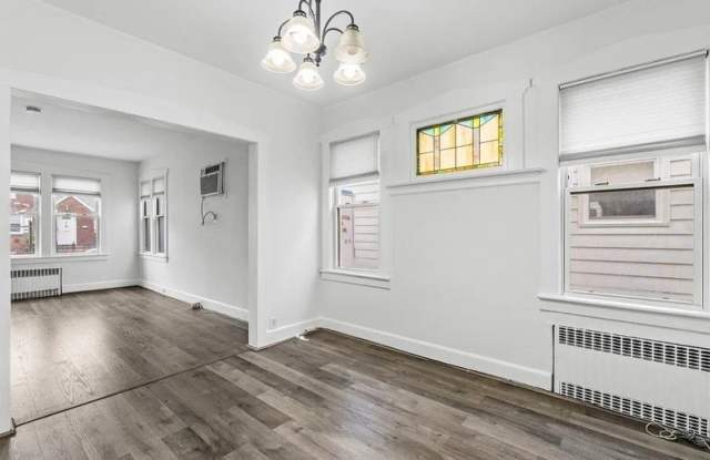 105 Van Riper Ave photos photos