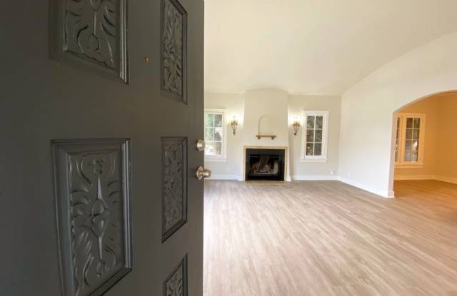837 N. Martel Ave. Gallery 2