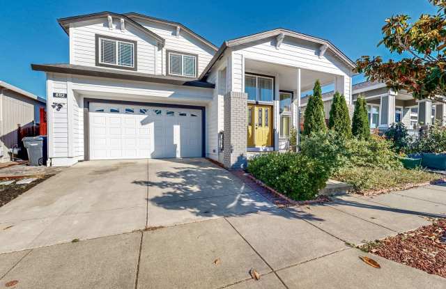 Wine Country Property Management Presents a Rare Four Bedroom Three Bathroom Fully Furnished Windsor Gem!!!! Gallery 1