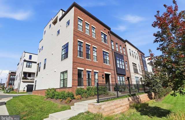 22144 PENELOPE HEIGHTS Terrace Gallery 2