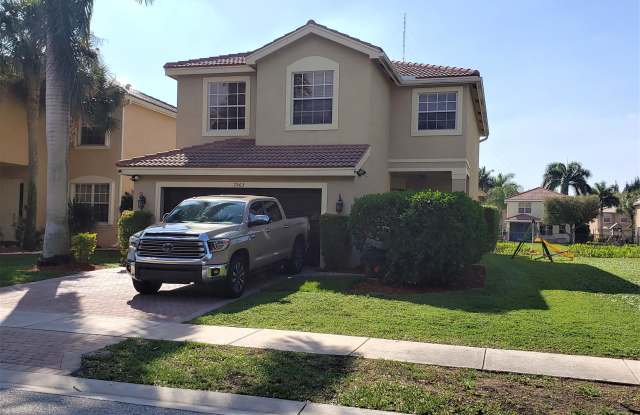 7563 Topiary Avenue Gallery 2