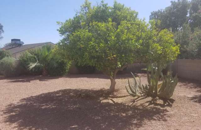 11435 S PAWNEE Circle Gallery 2