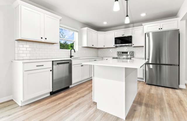 1 Month FREE Rent! Applied to Your First Full Month. Terms & Conditions Apply. Gallery 3