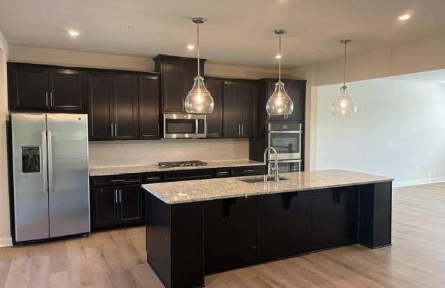 13826 RIDGEVIEW Court Gallery 2
