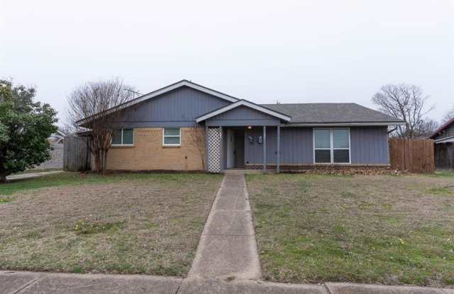 315 Cliff Drive - 315 Cliff Drive, Garland, TX 75042