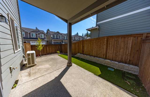 Three bedroom townhouse in gated community - Ridgefield, WA Gallery 3