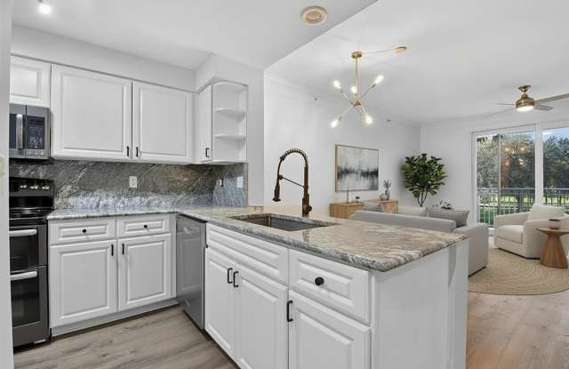 2032 Alta Meadows Lane Gallery 2