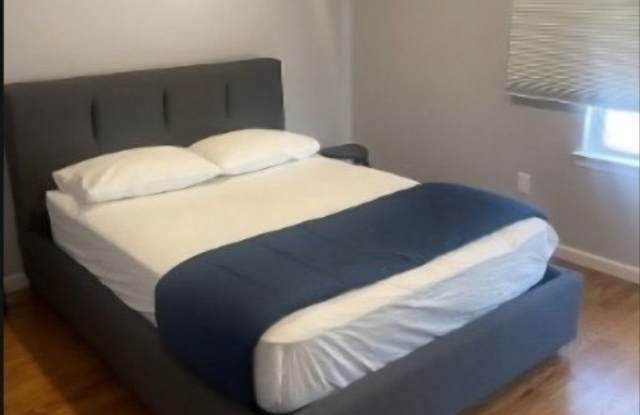 201 Schuyler Ave photos photos