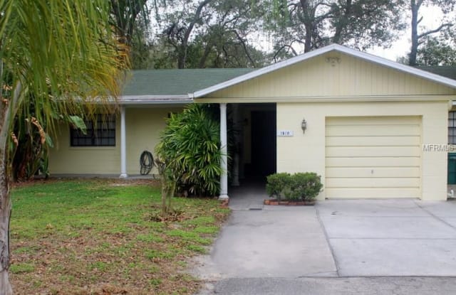 1510 EAST FIRST AVE PLACE - 1510 First Avenue Place, Mount Dora, FL 32757