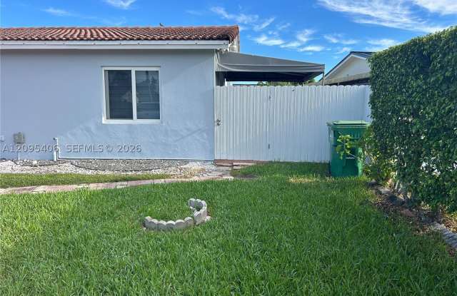 3325 Village Green Dr Gallery 1