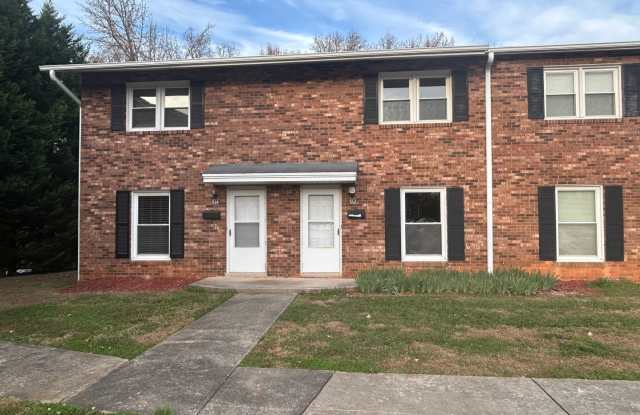 512 S Cherry St - 512 South Cherry Street, Kernersville, NC 27284
