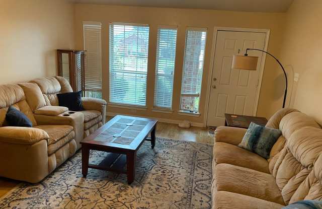 MAY PRE-LEASE!!!! Adorable 3 Bedroom Home in Westfield Gallery 4