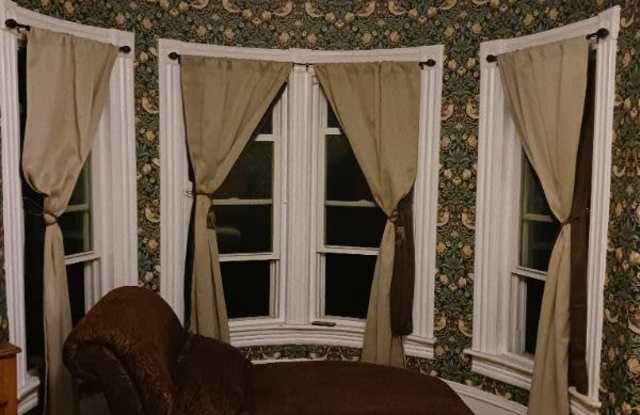 52 Fairfield Ave - 52 Fairfield Avenue, Holyoke, MA 01040