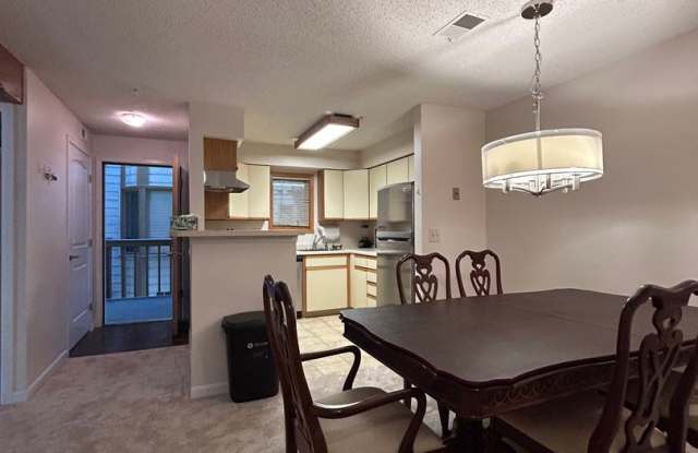 Partially-furnished 1 Bedroom + Office Close to CU -- Utilities included! Gallery 4