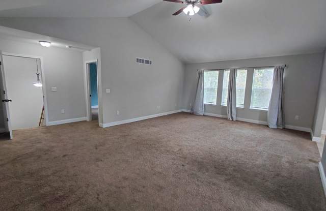 Spacious home Gallery 3