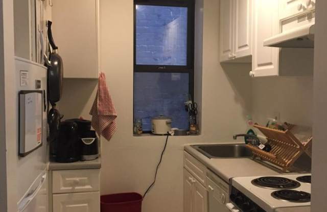 Nicely located affordable 3 bed near Kenmore Square for 9/1! Gallery 4