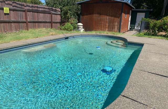 Adorable 3 bedroom home with pool and garden photos photos