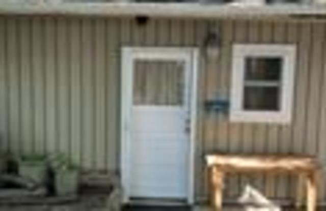 425 1/2 Southeast M Street - 425 Southeast M Street, Grants Pass, OR 97526