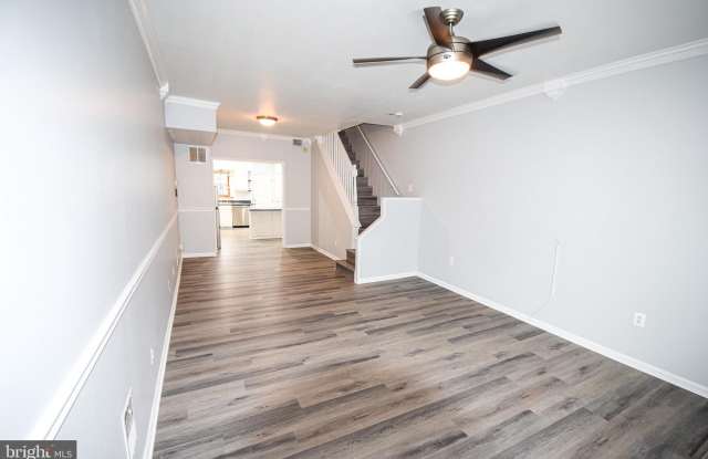 3606 HUDSON Street Gallery 3